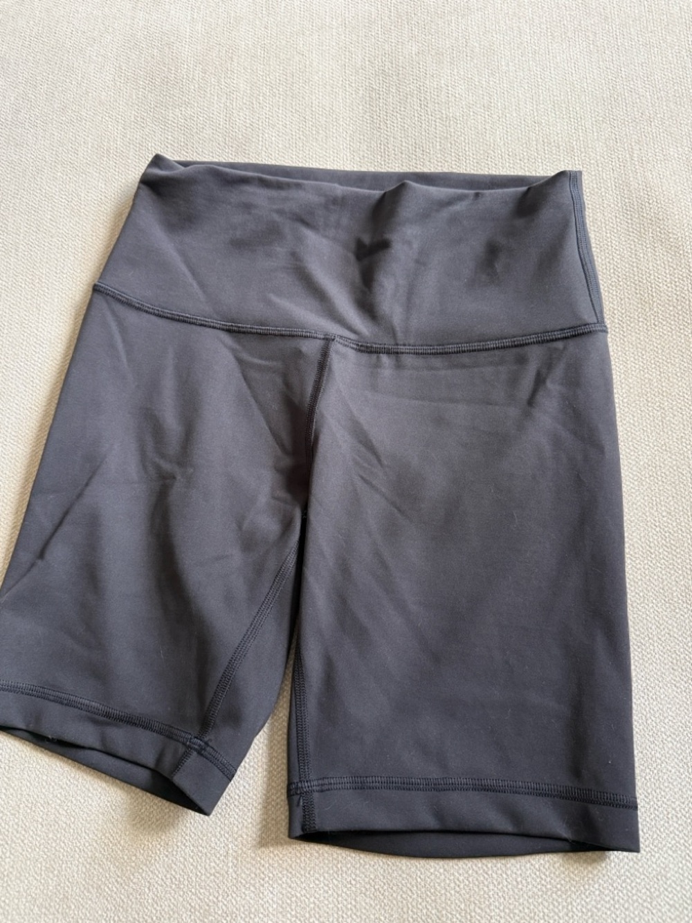 Lululemon Wunder Train High Rise Short 8"
Black
